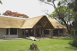  Barberton Thatchers - Mpumalanga thatchers - Mpumalanga thatching - thatched lapas - thatch repairs and renovations