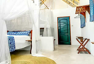 accommodation directly on the beach at Vilanculos