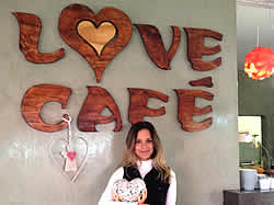 Love Cafe in Ponra do Oura for Greek and Italian Food